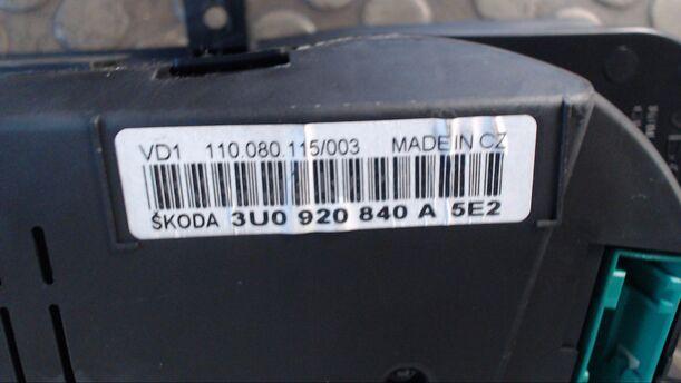 Foto: TACHOEINHEIT eines Skoda Superb 1,9 TDI GL