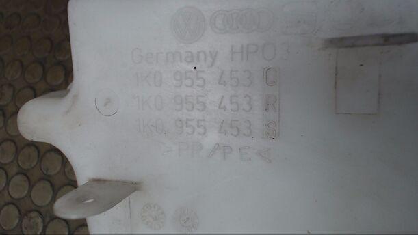 Foto: SCHEIBENWASCHBEHÄLTER eines VW Caddy 1.9 TDI Eco