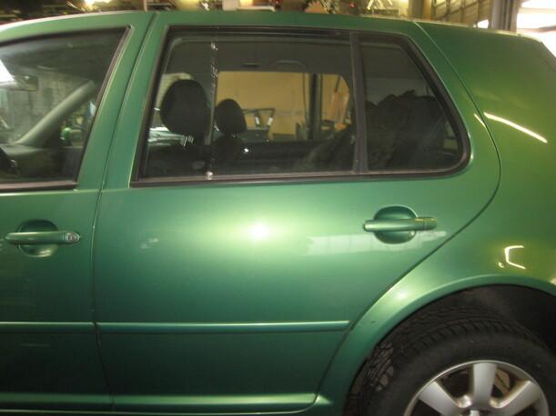 Foto: TÜR HINTEN LINKS eines VW Golf 1.9 TDI GL