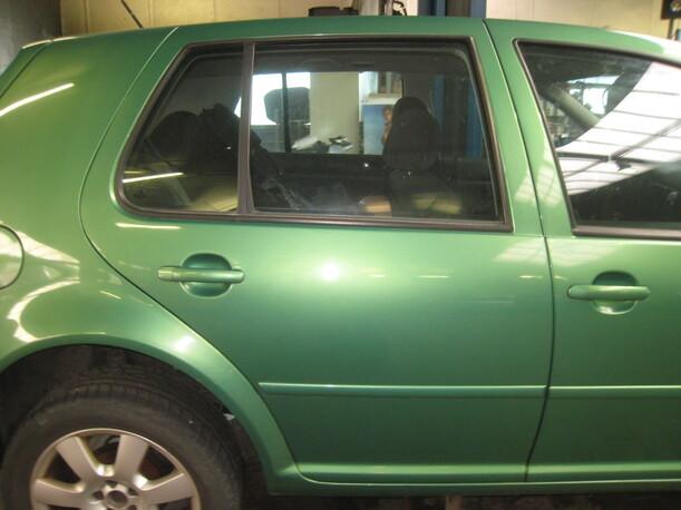Foto: TÜR HINTEN RECHTS eines VW Golf 1.9 TDI GL