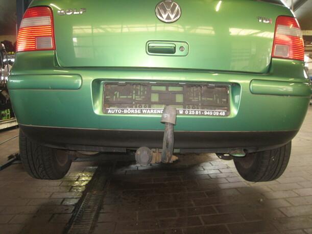 Foto: STOSSFÄNGER / STOSSSTANGE HINTEN eines VW Golf 1.9 TDI GL