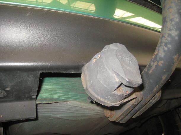 Foto: STOSSFÄNGER / STOSSSTANGE HINTEN eines VW Golf 1.9 TDI GL