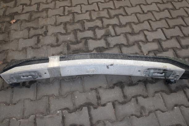 Foto: VERSTÄRKUNG / TRÄGER VORN eines Volvo 850 TDI GL