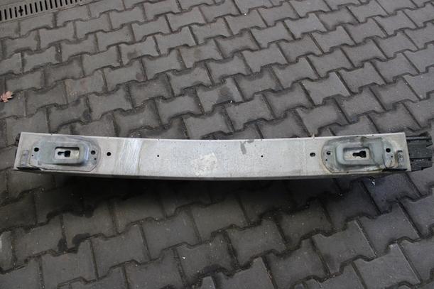 Foto: VERSTÄRKUNG / TRÄGER VORN eines Volvo 850 TDI GL