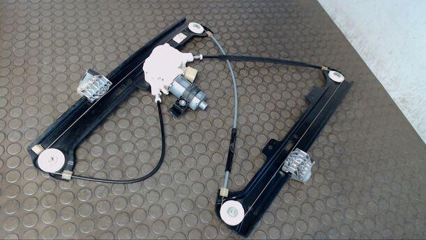 Foto: FENSTERHEBER ELEKTRISCH VORN LINKS eines BMW 535d Touring GL
