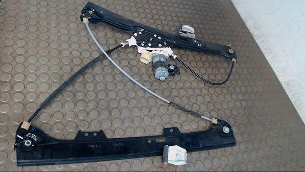 Foto: FENSTERHEBER ELEKTRISCH VORN LINKS eines BMW 535d Touring GL