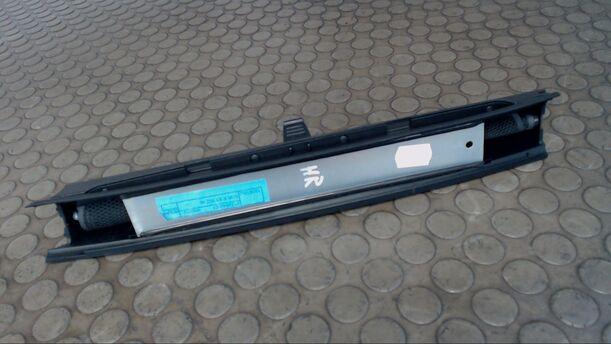 Foto: SONNENSCHUTZROLLO SEITENFENSTER HINTEN RECHTS eines BMW 535d Touring GL