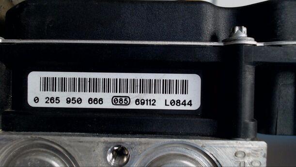 Foto: HAUPTBREMSAGGREGAT ABS eines BMW 535d Touring GL