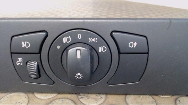 Foto: LICHTSCHALTER eines BMW 535d Touring GL