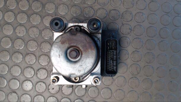 Foto: HAUPTBREMSAGGREGAT ABS eines Mazda 323 F 1.6 GL