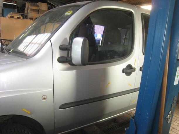 Foto: TÜR VORN LINKS eines Fiat Doblo 1.9 JTD GL