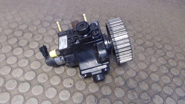 Foto: DIESELEINSPRITZPUMPE eines Opel Vectra 1.9 CDTI