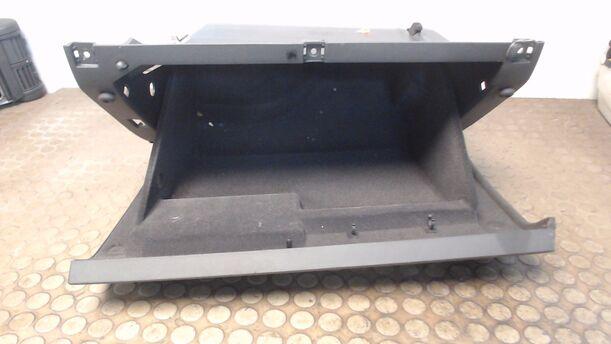 Foto: HANDSCHUHFACH eines Opel Vectra 1.9 CDTI Conceptline