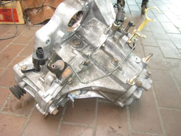 Foto: SCHALTGETRIEBE 5-GANG eines Honda Civic 1.5i GL