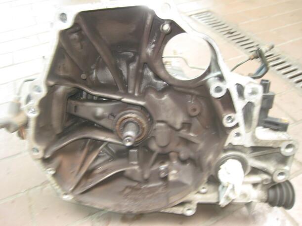 Foto: SCHALTGETRIEBE 5-GANG eines Honda Civic 1.5i GL