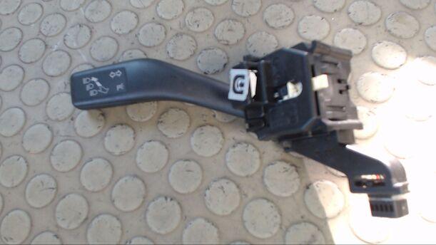 Foto: BLINKSCHALTER/KOMBISCHALTER L eines VW Caddy 1.9 TDI GL