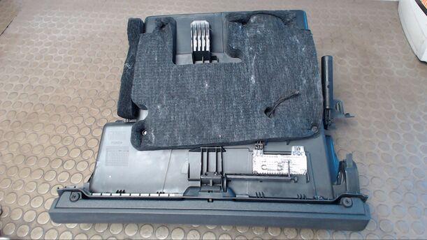 Foto: HANDSCHUHFACH eines Mercedes-Benz A 180 CDI GL