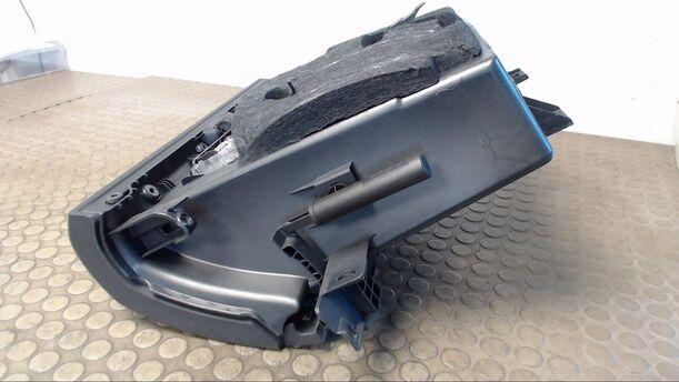 Foto: HANDSCHUHFACH eines Mercedes-Benz A 180 CDI GL