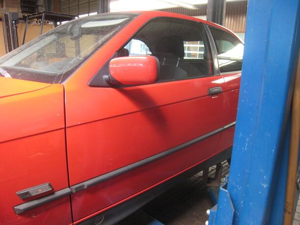Foto: TÜR VORN LINKS (2/3-Türer) eines BMW 316i compact GL