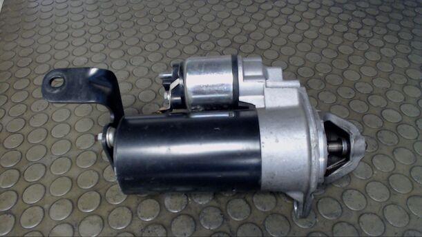 Foto: ANLASSER / STARTER BOSCH eines Opel Astra 2.0 DTI GL