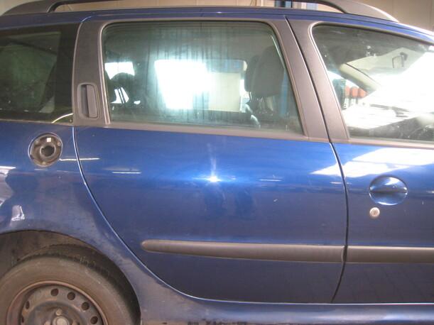 Foto: TÜR HINTEN RECHTS eines Peugeot 206 SW 75 GL