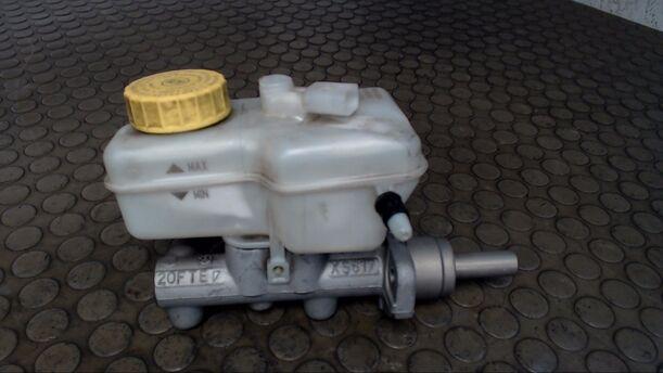 Foto: HAUPTBREMSZYLINDER eines VW Polo 1.4 TDI GL
