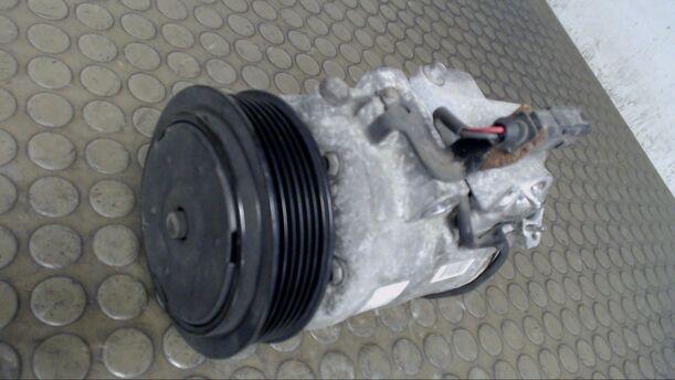 Foto: KOMPRESSOR KLIMAANLAGE eines VW Polo 1.4 TDI GL