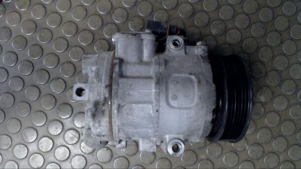 Foto: KOMPRESSOR KLIMAANLAGE eines VW Polo 1.4 TDI GL