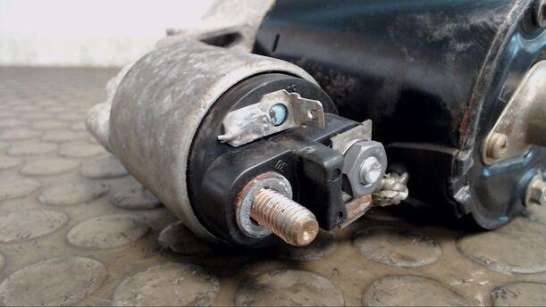 Foto: ANLASSER / STARTER  BOSCH) eines Smart smart fortwo cabrio softtouch GL