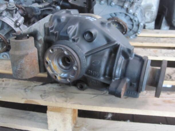 Foto: HINTERACHSGETRIEBE / DIFFERENTIAL (UNGEPRÜFT) eines BMW 320d touring GL