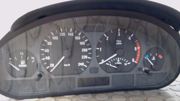 Foto: TACHOEINHEIT eines BMW 320d touring GL