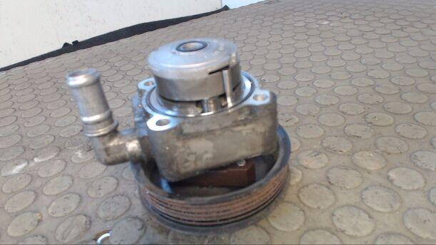 Foto: PUMPE SERVOLENKUNG eines Opel Vectra 2.0 DTI Caravan GL
