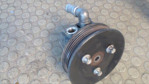 Foto: PUMPE SERVOLENKUNG eines Opel Vectra 2.0 DTI Caravan GL