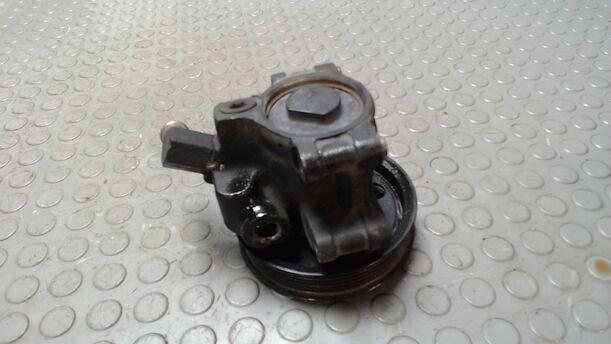 Foto: PUMPE SERVOLENKUNG eines Ford Focus Turnier DI XL