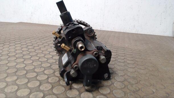 Foto: DIESELEINSPRITZPUMPE eines Peugeot 607 HDI 135 Cup