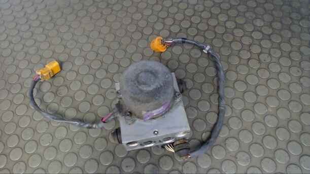 Foto: HAUPTBREMSAGGREGAT ABS eines Honda Civic 1.4i GL
