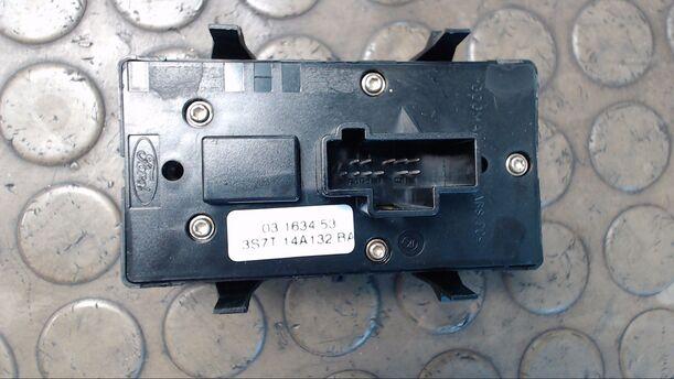 Foto: FENSTERHEBERSCHALTER eines Ford Mondeo 2.5  Turnier V6 Aut. Eco