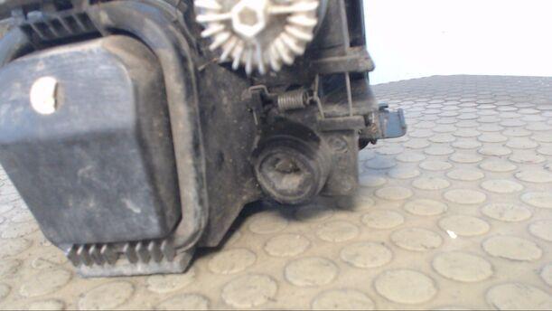 Foto: SCHEINWERFER RECHTS eines VW Caddy 1.4 GL