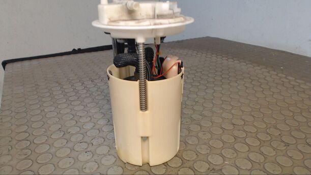 Foto: KRAFTSTOFFPUMPE eines Fiat Stilo 1.8 16V GL