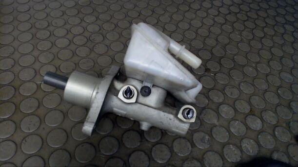 Foto: HAUPTBREMSZYLINDER eines Ford Focus 1.4 16V Eco