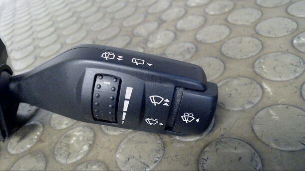 Foto: SCHEIBENWISCHERSCHALTER eines Ford Focus 1.4 16V Eco