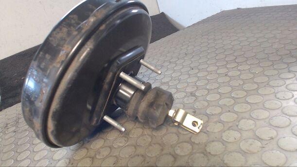 Foto: BREMSKRAFTVERSTÄRKER eines Toyota Yaris 1.0