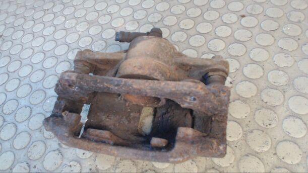 Foto: BREMSSATTEL VORN LINKS eines Toyota Yaris 1.0