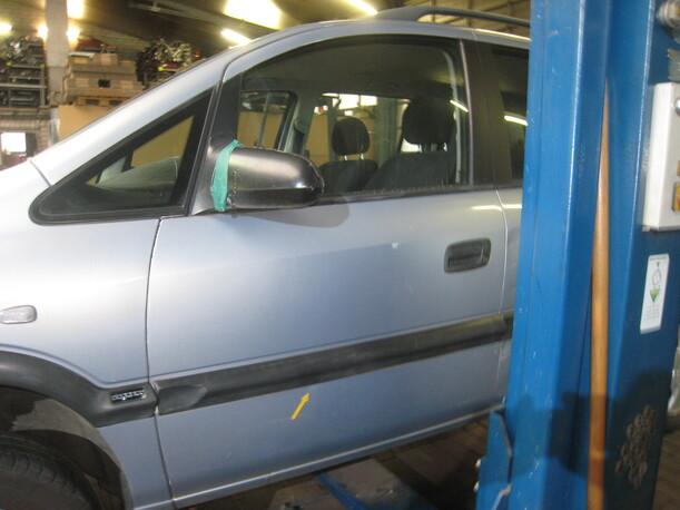 Foto: TÜR VORN LINKS eines Opel Zafira 2.2 DTI GL