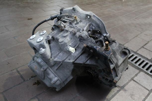 Foto: SCHALTGETRIEBE F35 3,82 eines Opel Zafira 2.2 DTI GLXi