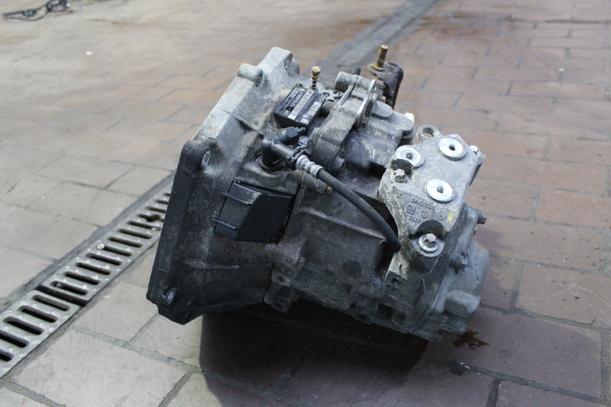 Foto: SCHALTGETRIEBE F35 3,82 eines Opel Zafira 2.2 DTI GLXi