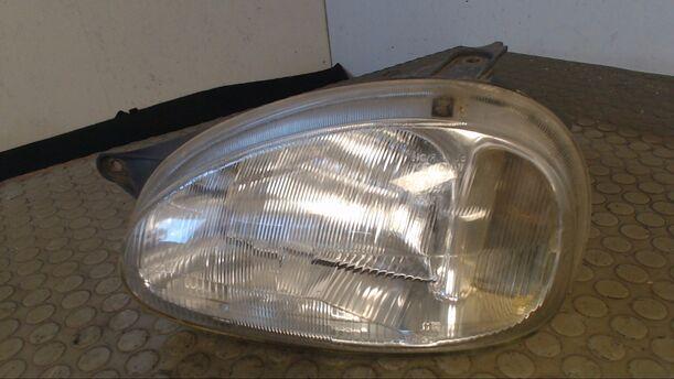 Foto: SCHEINWERFER LINKS eines Opel Corsa Eco