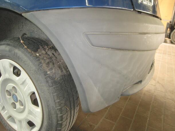 Foto: STOSSFÄNGER / STOSSSTANGE HINTEN eines Fiat Punto 1.2 8V Eco