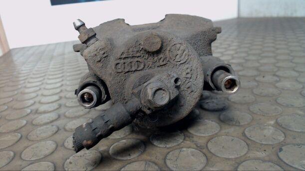 Foto: BREMSSATTEL VORN LINKS eines Seat Ibiza 1.4 TDI Eco