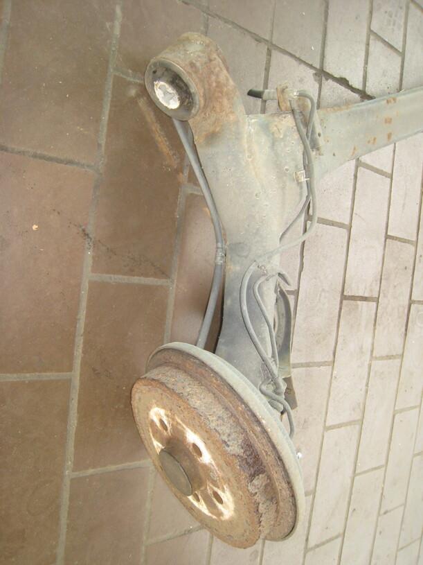 Foto: HINTERACHSE / ACHSKÖRPER HINTEN eines Seat Ibiza 1.4 TDI Eco